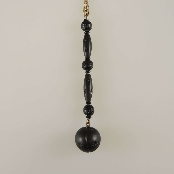 Whitby Jet. Traueruhrkette c1880