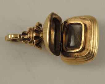 Beautiful 18K gold Georgian seal with concealed compartment c1810