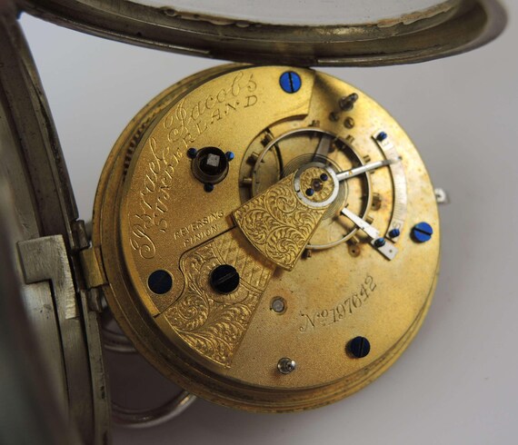 Reloj de cuerda en ingles sale