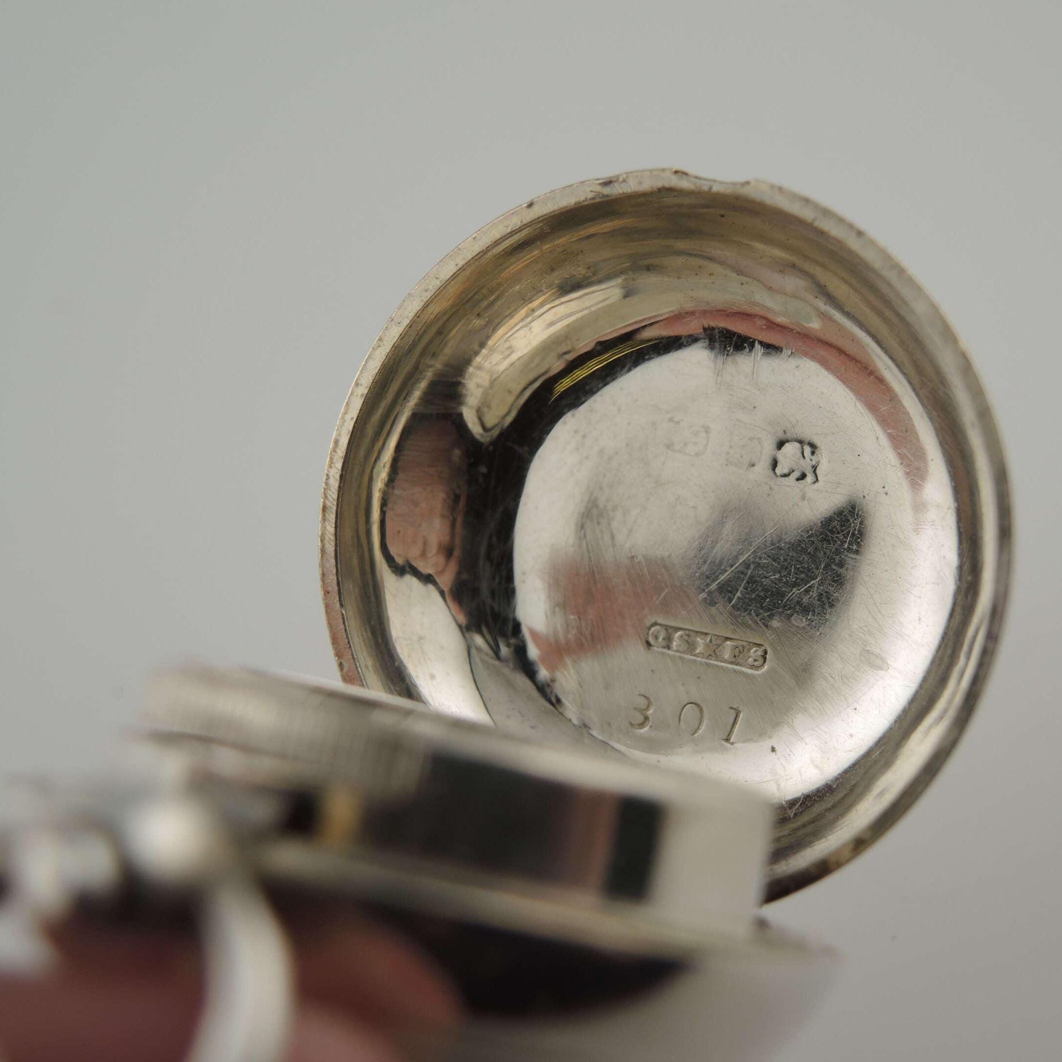 Victorian English Silver Sovereign Case. With Horse Shoe Holder