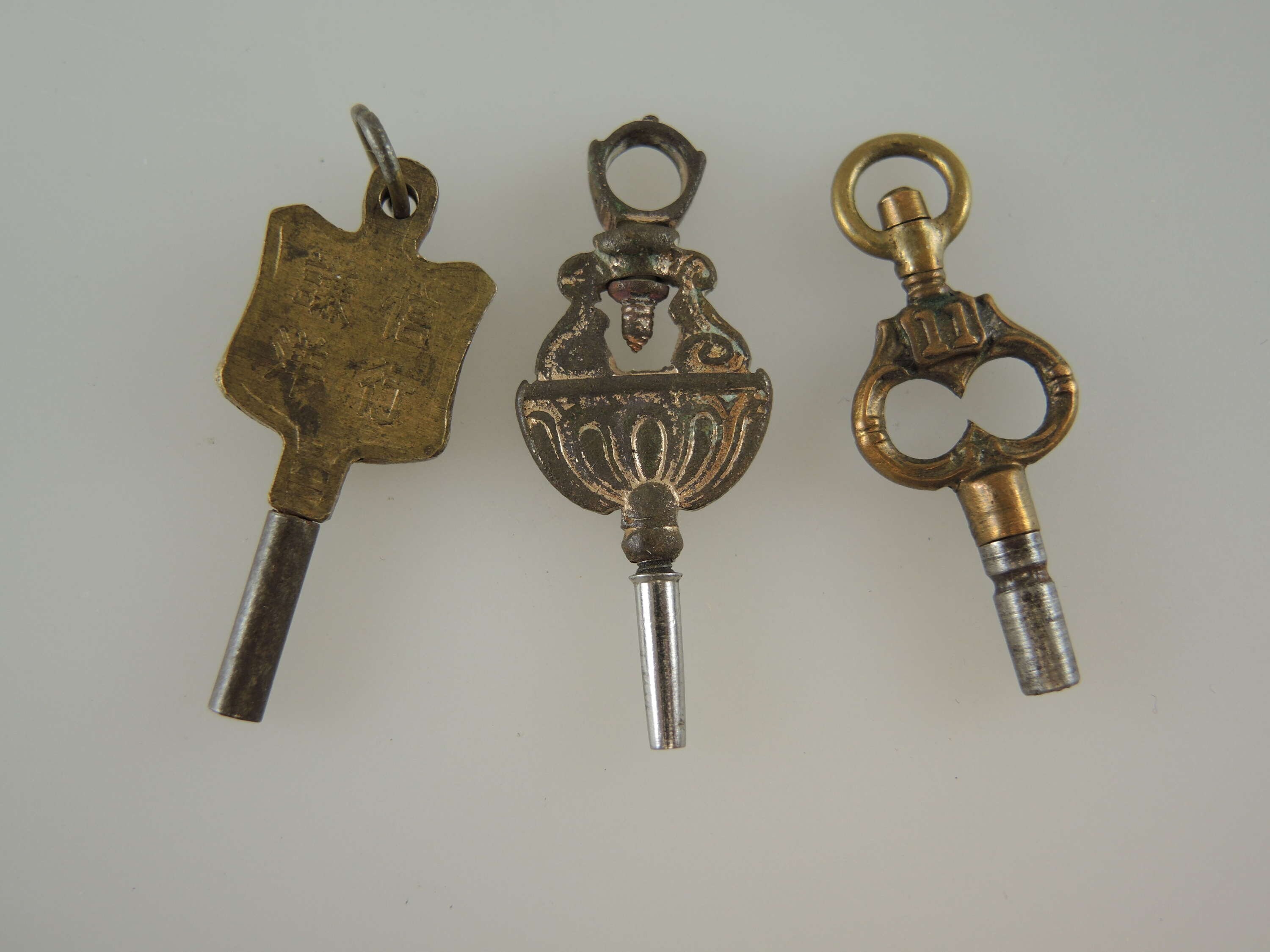 Antique pocket watch keys deals