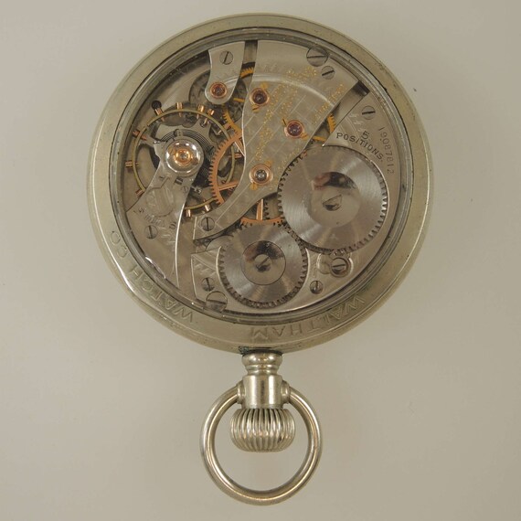 16s 19J Waltham Vanguard pocket watch in a displa… - image 7