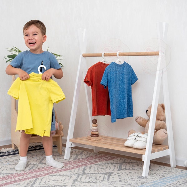 Estante de ropa Waldorf Teepee con opciones de paquete de perchas de madera, muebles de madera contrachapada Montessori armario y perchas regalo único para niños