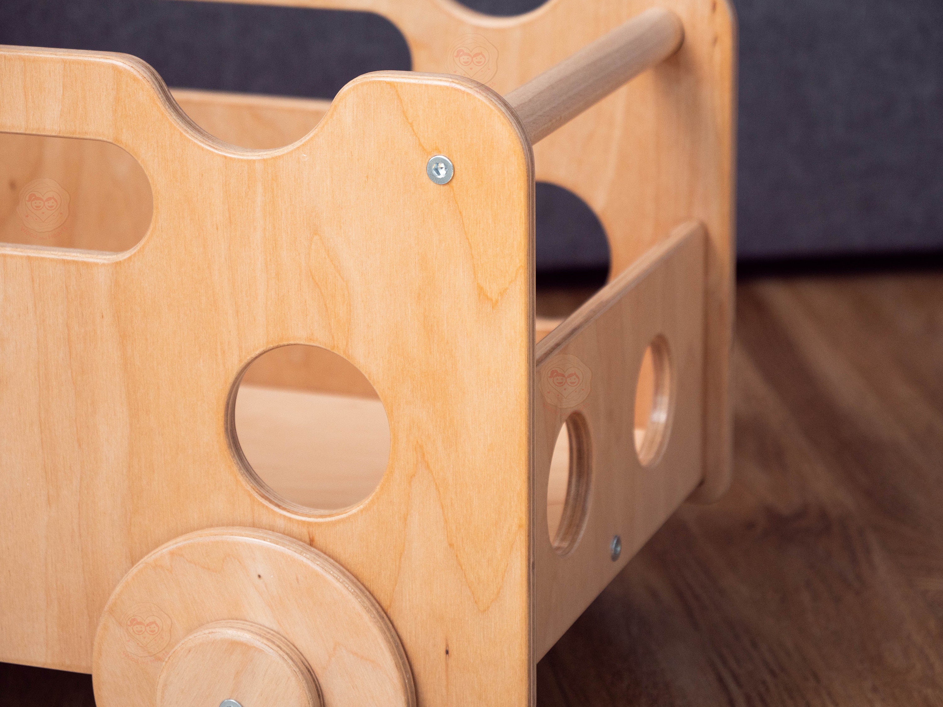 Woodandhearts Boîte de rangement pour jouets d'enfants - Organisateur en  bois avec roulettes - Rangement mobile pour enfants (Ma voiture) :  : Bébé et Puériculture