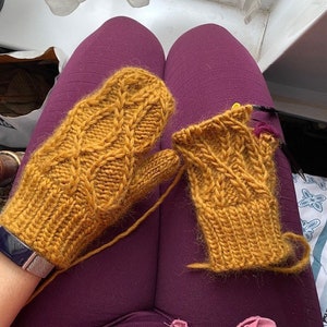 Circulo Mittens Knitting Pattern