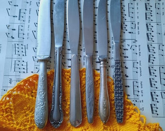 6 mismatched knives Vintage mismatched set of knives Unique flatware Mismatched vintage set Aesthetic tableware ornate set of knives Antique