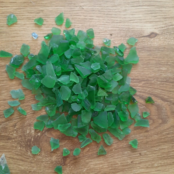 150 grams green sea glass tumbled weathered large pieces size to 1" /2.5 cm long 150 grams emerald green sea glass lot seaglass for crafts