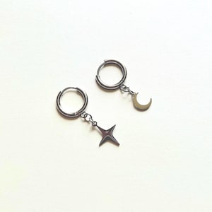 Huggies gothiques lune et étoile argentées en acier inoxydable massif/bijoux gothiques/boucles d&#39;oreilles rock/bijoux alternatifs/Cadeaux pour les gothiques