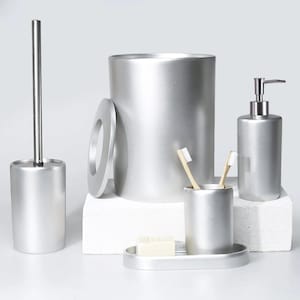 Victoria Collection 5 Teiliges Luxus Badezimmer Zubehör Set in Silber Farbe