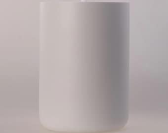 Maxi Collection Oversized White Resin Trash Can – Modern Kitchen & Bathroom Waste Bin