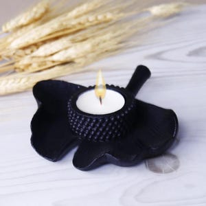 Handmade Resin Leaf Tealight Candle Holder: Elegant Home Decor