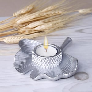 Handmade Resin Leaf Tealight Candle Holder: Riviera Home Decor