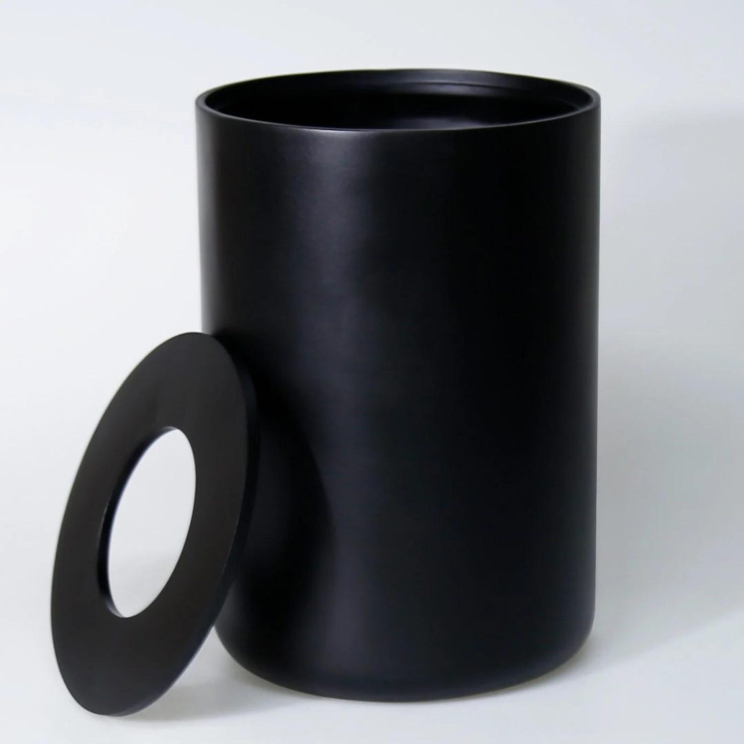 Luxe Giant Trash Bin With Hygienic Lid in Black Color / Large Trash Can ...