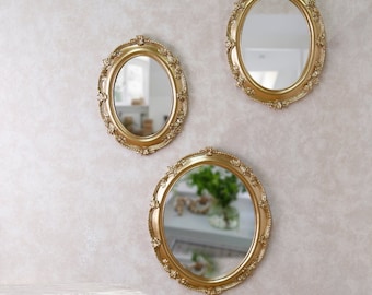 Miroirs Sarah / Ensemble de 3 miroirs muraux de couleur or / Les miroirs avec finition en résine sont robustes, légers et durables