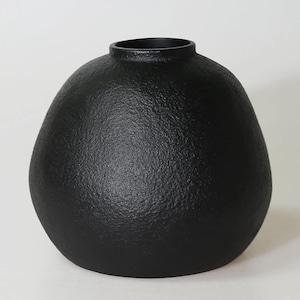 Ophelia Asymmetrische Vase / Moderne und elegante Blumentöpfe / Schwarze dekorative Vase / Luxuriöse Vase