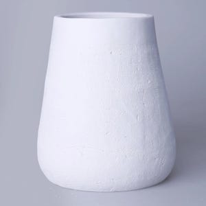 Modern White Resin Flower Pot: Vienna Decorative Vase