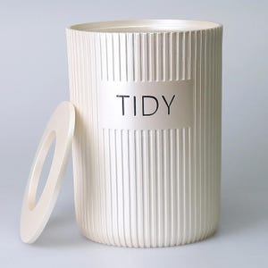 Grooved Resin Trash Can: Modern Bathroom, Kitchen, Office Waste Bin