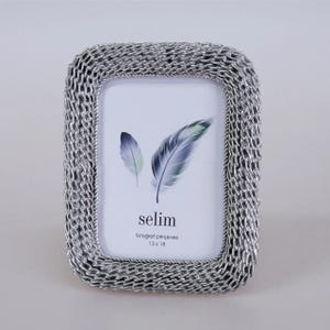 Chain Picture Frame / Photo Frame for Desktop / 5x7 or 6x8 inches Photo Sizes Picture Frames, Silver Frame