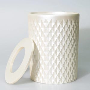 Pearl Resin Trash Can: Modern Home Office Dustbin