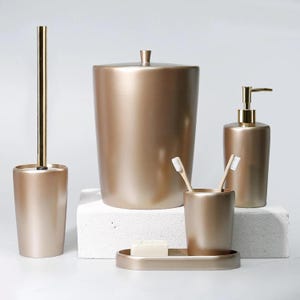 Conical Collection 5-teiliges Badezimmerzubehör-Set aus Harz in der Farbe Taupe
