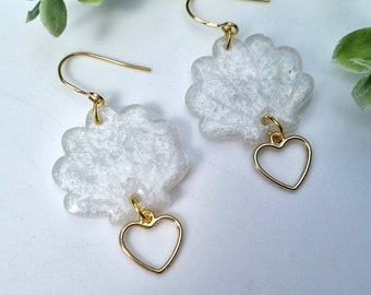 Shimmery white and gold shell earrings with heart detail // handmade white resin earrings- beach accessories- wedding jewellery- summer