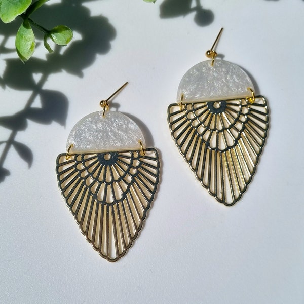 Shimmery white and gold earrings // handmade white resin earrings- beach accessories- wedding jewellery- summer