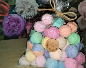 50 Assorted Mixed Assortment Mini Bath Marbles Fizzers Bombs Wedding Favours Fruity Musk Fresh Floral Sweet Christmas Gift Wrapped Set