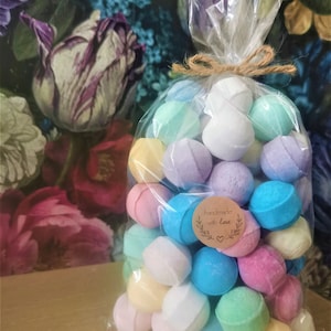 60 Assorted Mixed Assortment Mini Bath Marbles Fizzers Bombs Fruity Musk Fresh Floral Sweet Scented Fragranced Handmade UK Gift Wrapped Set