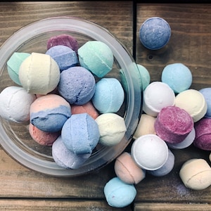 50 Mixed Blend Mini Bath Marble Bombs Chill Pills Fizz Fragrance Gift Pemberley Ohana Main Street Bakery Wimbledon Woodstock Christmas Scent