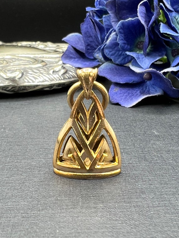 Pendentif Ancien En Métal Doré - Collier Vintage Sans Marque - Occasion