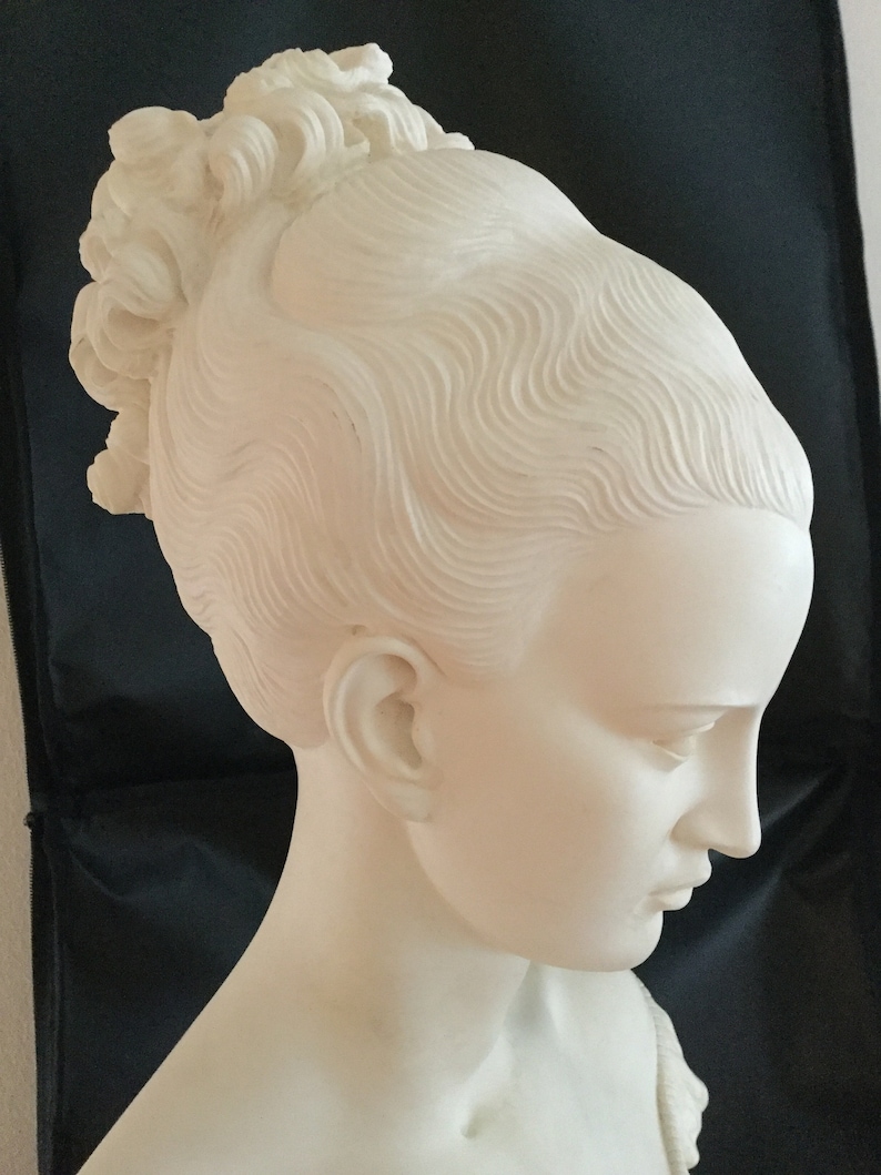 A Gianelli A Beautiful Signed Bust of the young woman Manon image 3