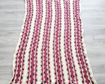 Ręcznie robiony na szydełku koc afgański ~ fuksja i krem ~ 64" x 41,5"