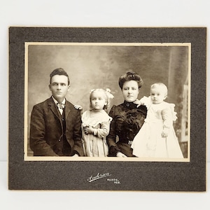 Antique 1900s Cabinet Card Photo Married Couple Man Woman Girls Wahoo Nebraska