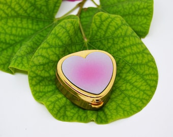vintage heart pill box, gold pill box, new vintage pill box, collection pill box, women&#39;s gift, collector&#39;s gift, vintage pill box, vintage