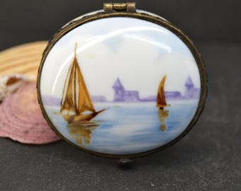 vintage pillbox, porcelain pillbox, oval pillbox, collectible pillbox, gift for her, collectible gift, fine porcelain, pillbox with ships,