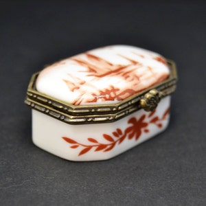 vintage porcelain box, porcelain pillbox, women gift