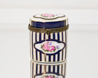 cajita de porcelana,bartija vintage,mini pastillero ,caja de coleccion,pastillero de coleccion,pastillero floral