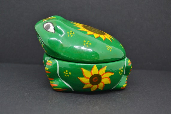 Clay frog 2024 jewelry holder