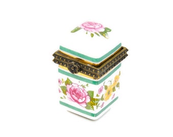 porcelain box, vintage bag, mini pill box, collection box, collection pill box, floral pill box, collector's gift, porcelain art