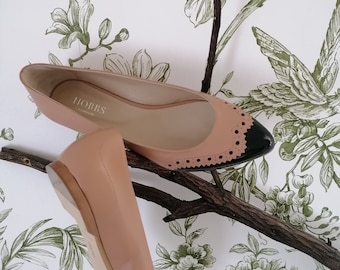 Designer UK Hobbs vintage Black and Camel Leather brogue detail pointed toe classic ballet flat shoe.