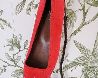 Designer vintage UK Hobbs Orange/Coral Suede/Patent Leather flat ballet shoes.
