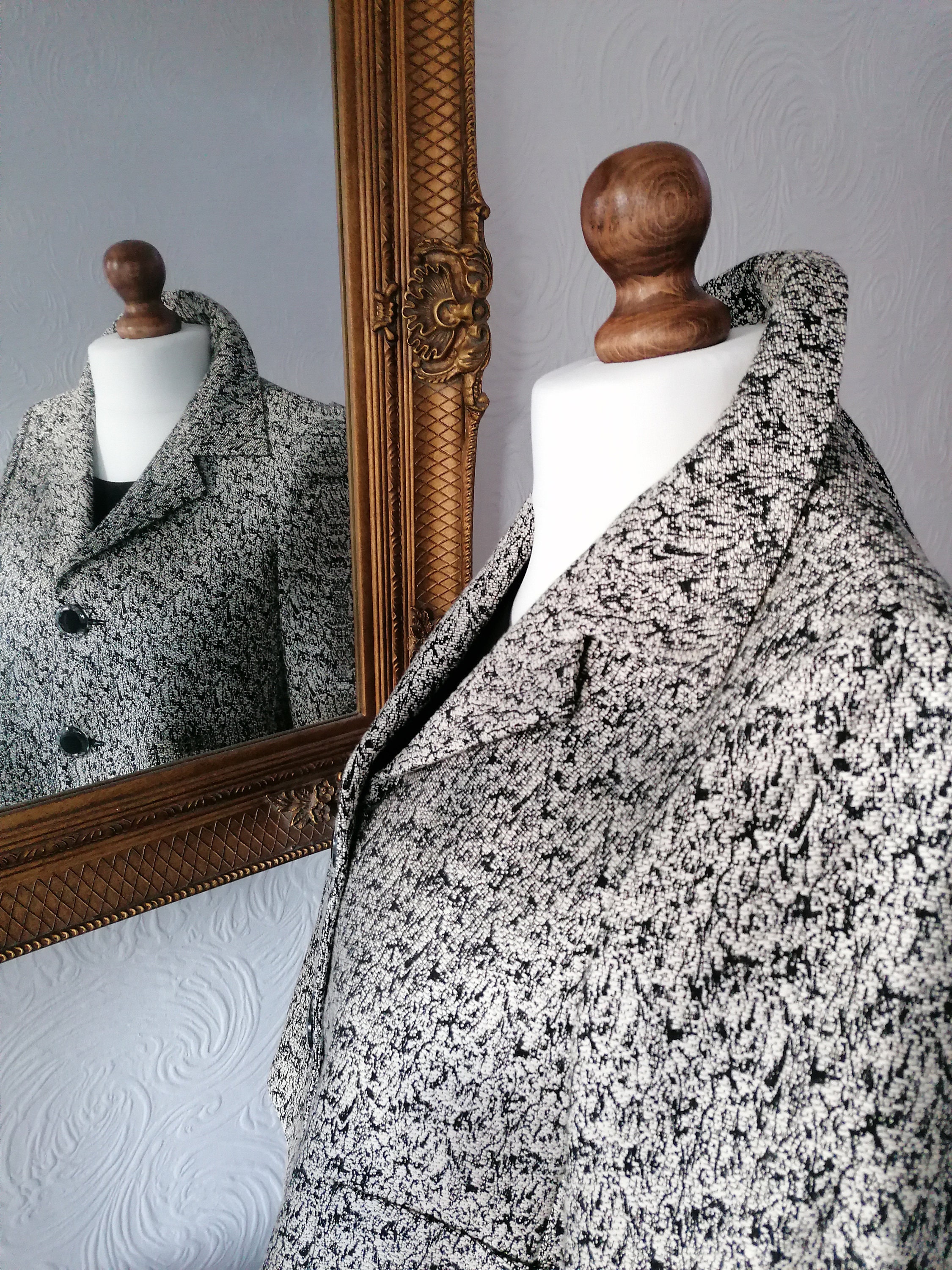 Maxmara Studio Formal Black and White Jacquard Short Cropped