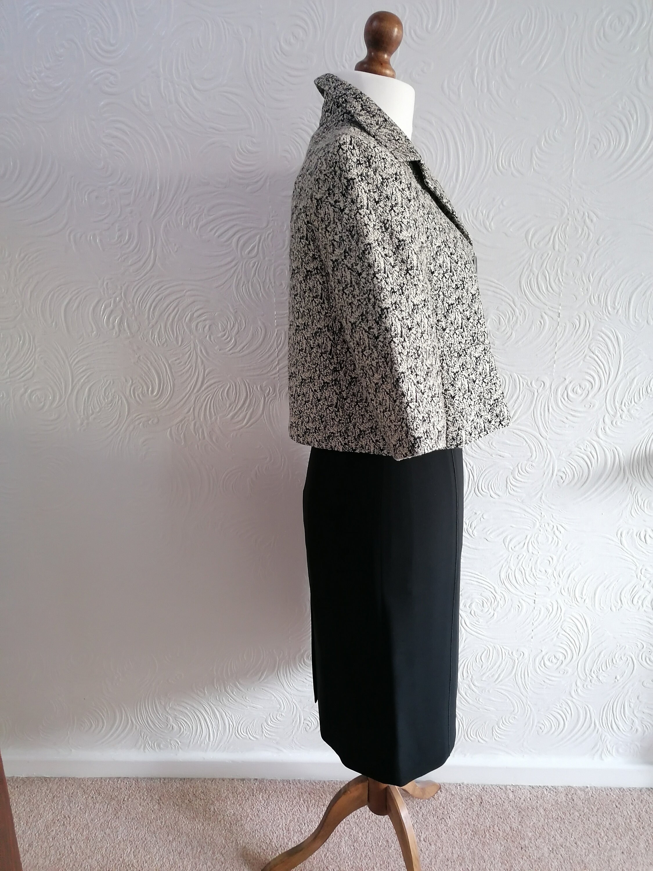 Maxmara Studio Formal Black and White Jacquard Short Cropped