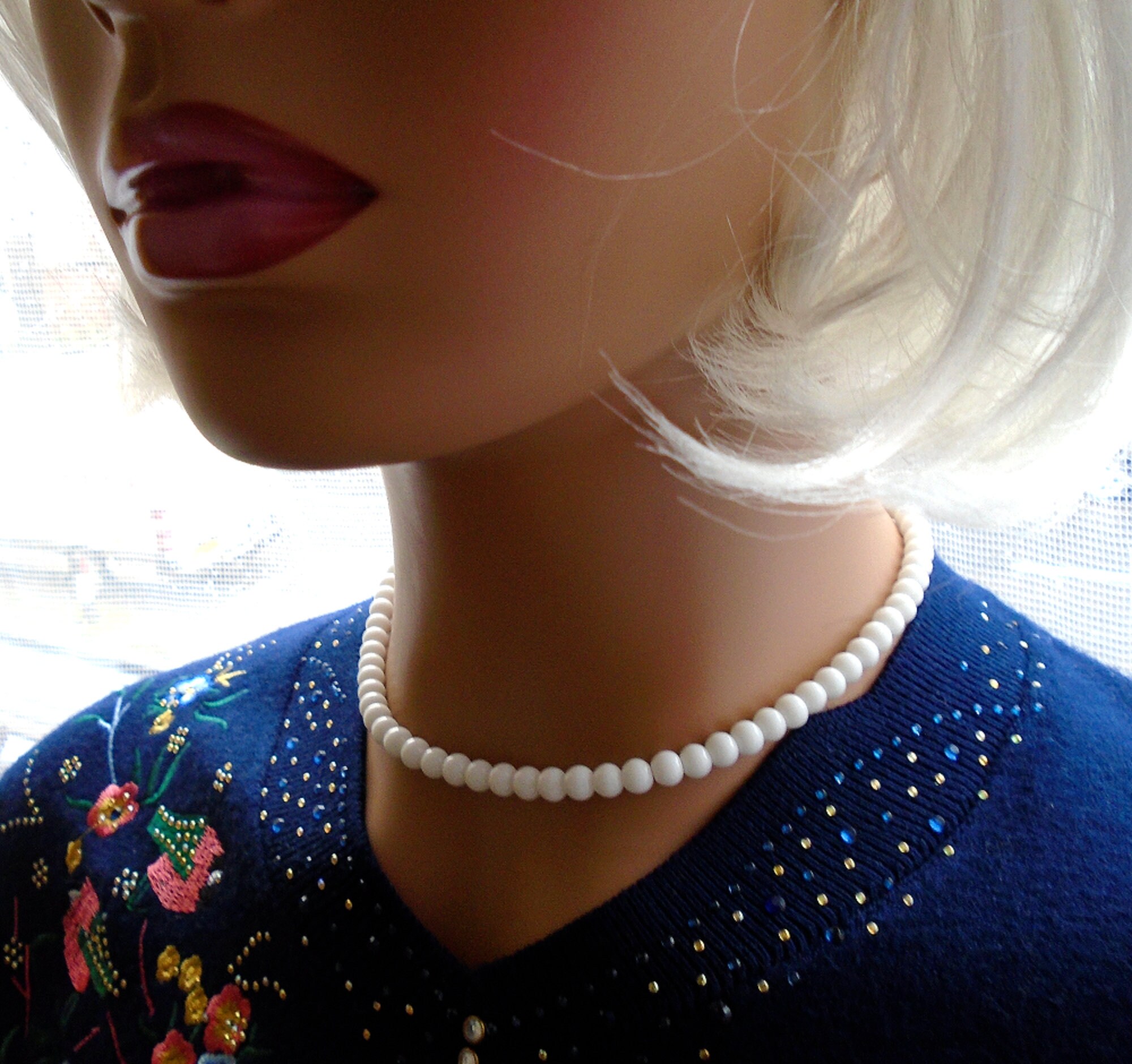 Simple white stone necklace sale