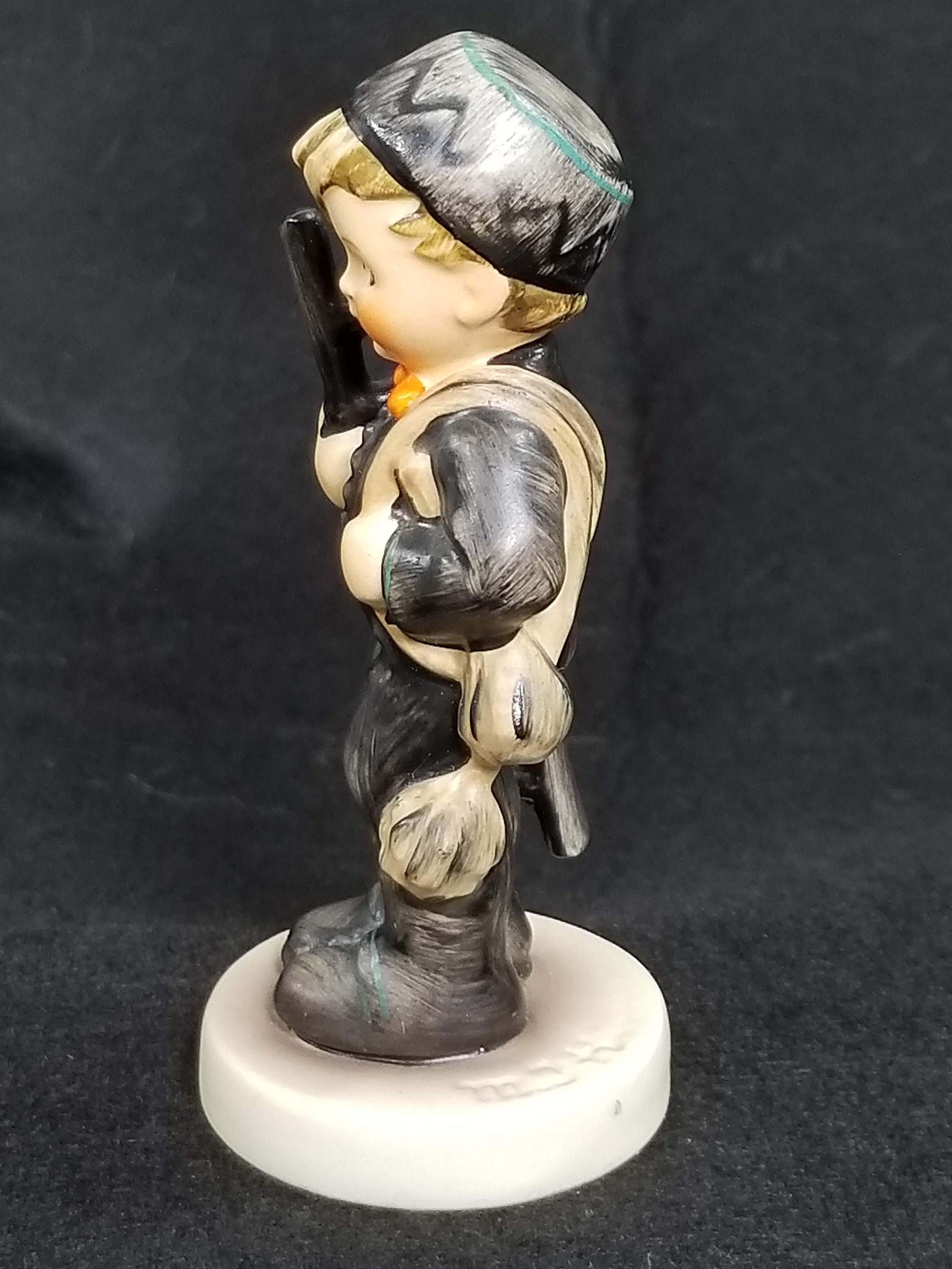 LUCKEY'S HUMMEL FIGURINES and PLATES : Identification/Price