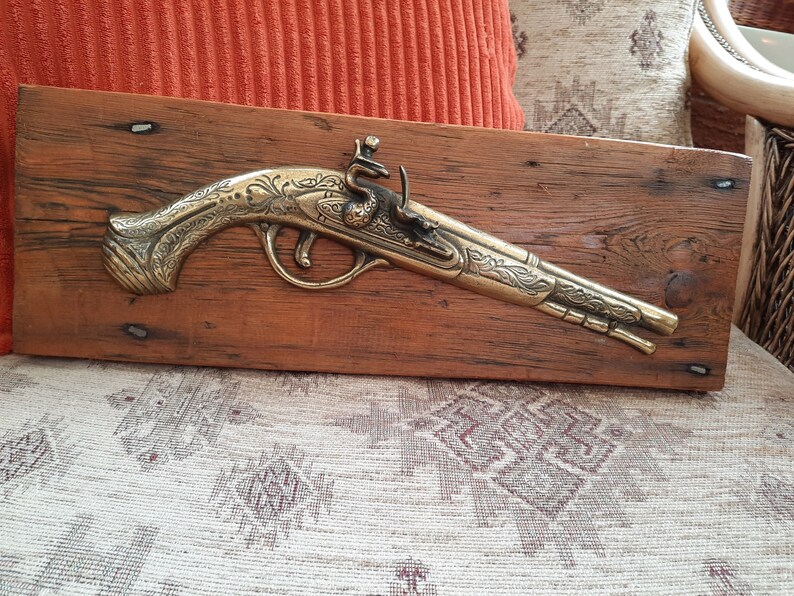 REPLICA FLINTLOCK GUN wall art prop mounted on vintage pine. Etsy