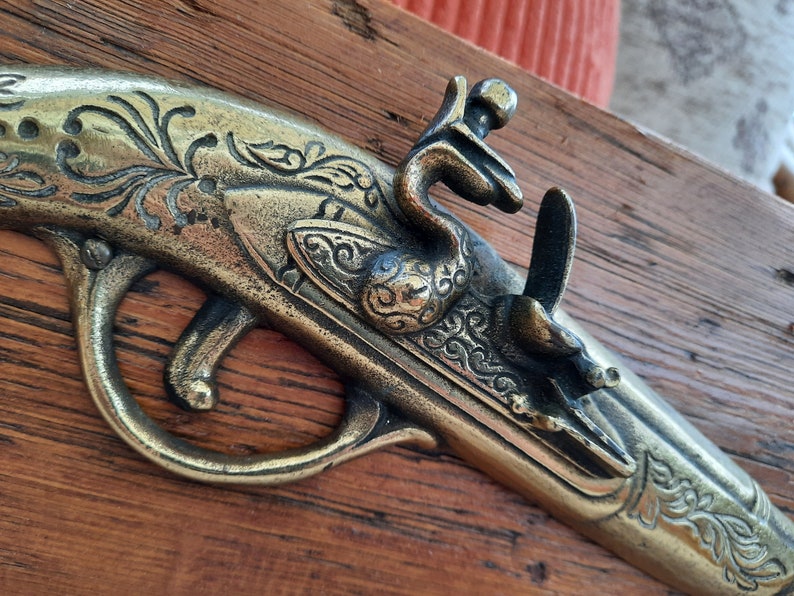 REPLICA FLINTLOCK GUN wall art prop mounted on vintage pine. Etsy