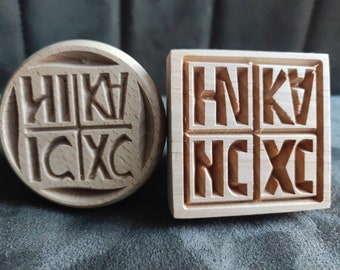 Broodstempel Orthodoxe houten liturgie Traditionele Servische stempel. Rond en rechthoekig in een set