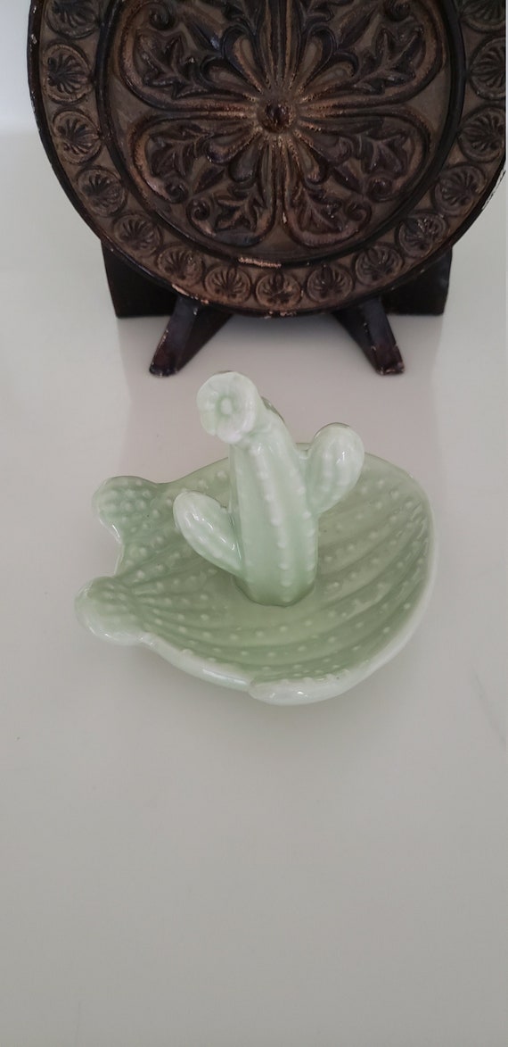 Saguaro Cactus Ring Holder / Ceramic Ring Dish wit