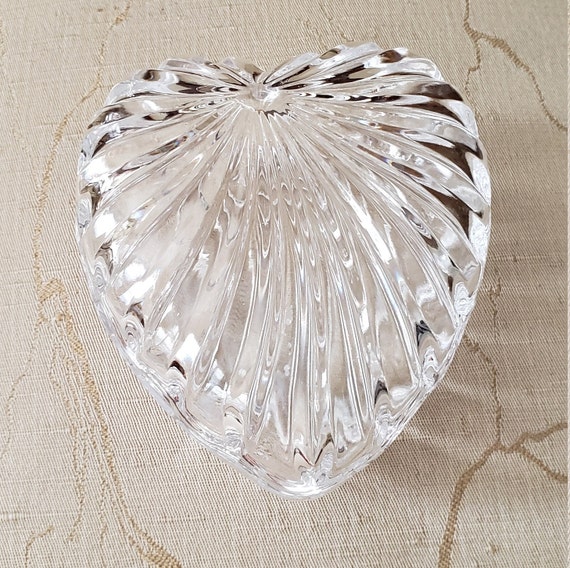 Puffed Crystal Heart Box with Lid / Crystal Vanit… - image 8